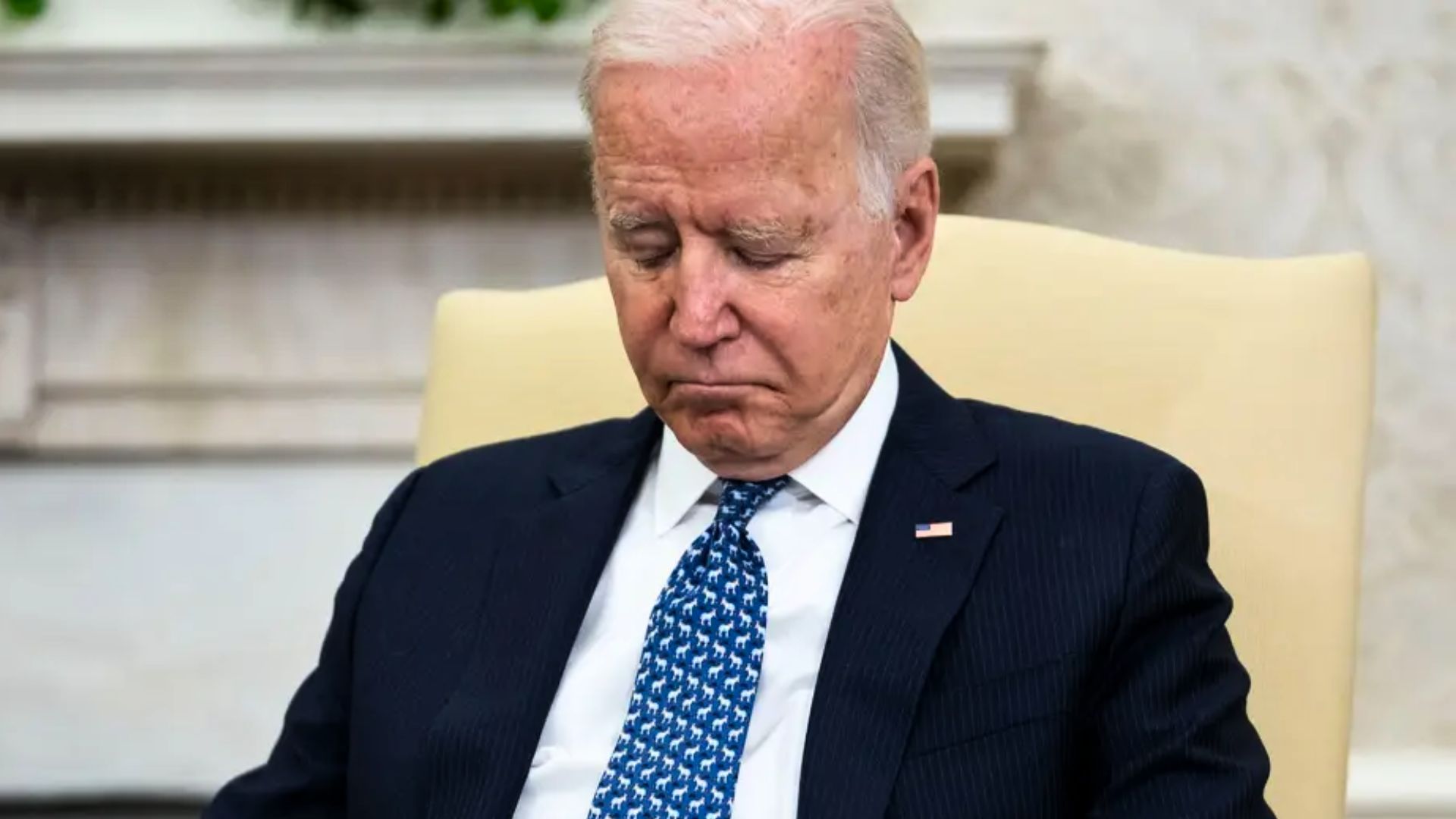 A psychologist and ex-professor , has voiced concerns that it's Trump who may be experiencing mental decline, not Biden.