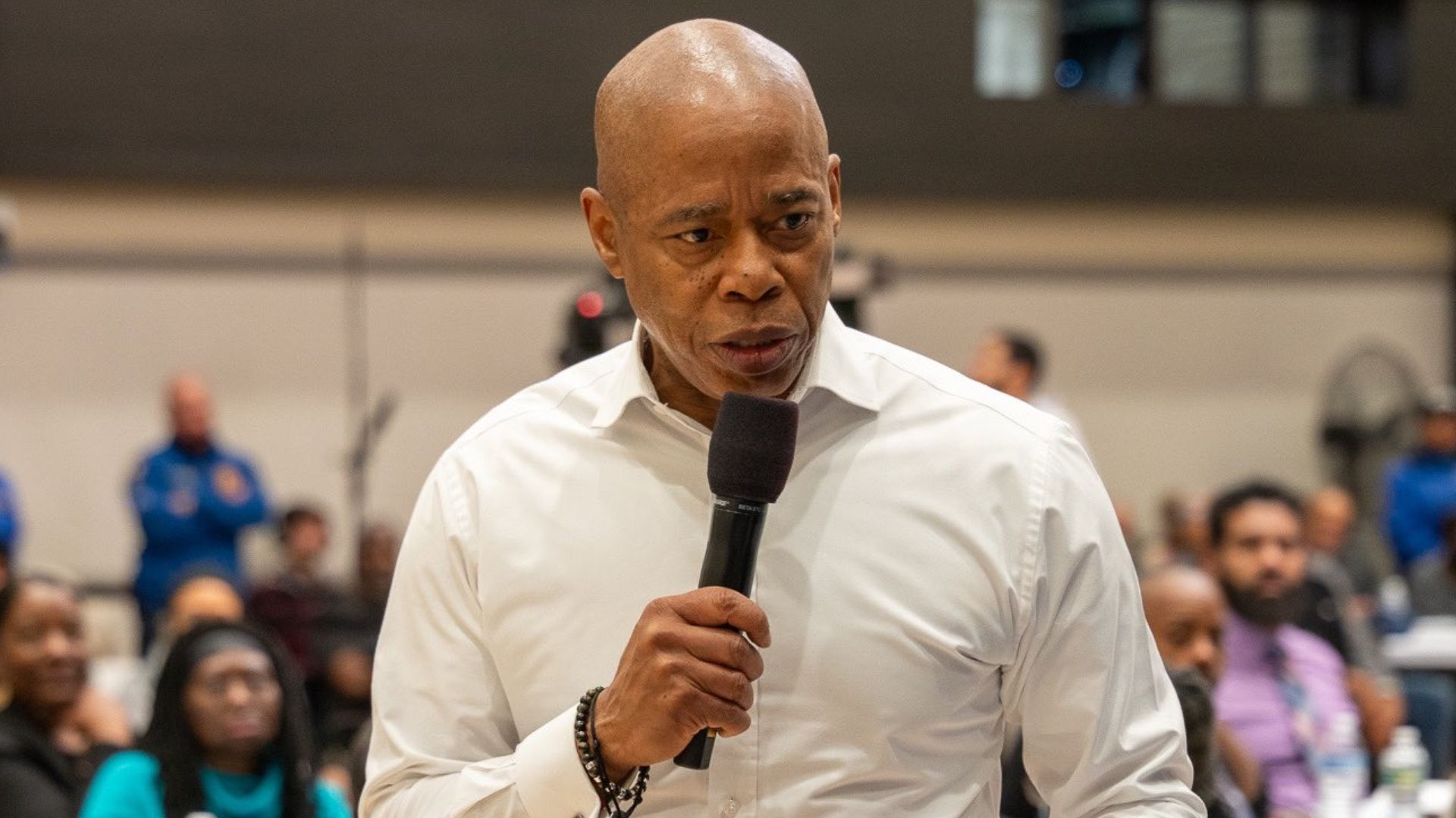 Less than 2% of migrants choose to take free flights or bus rides out of New York City after they're asked to leave the overcrowded shelters