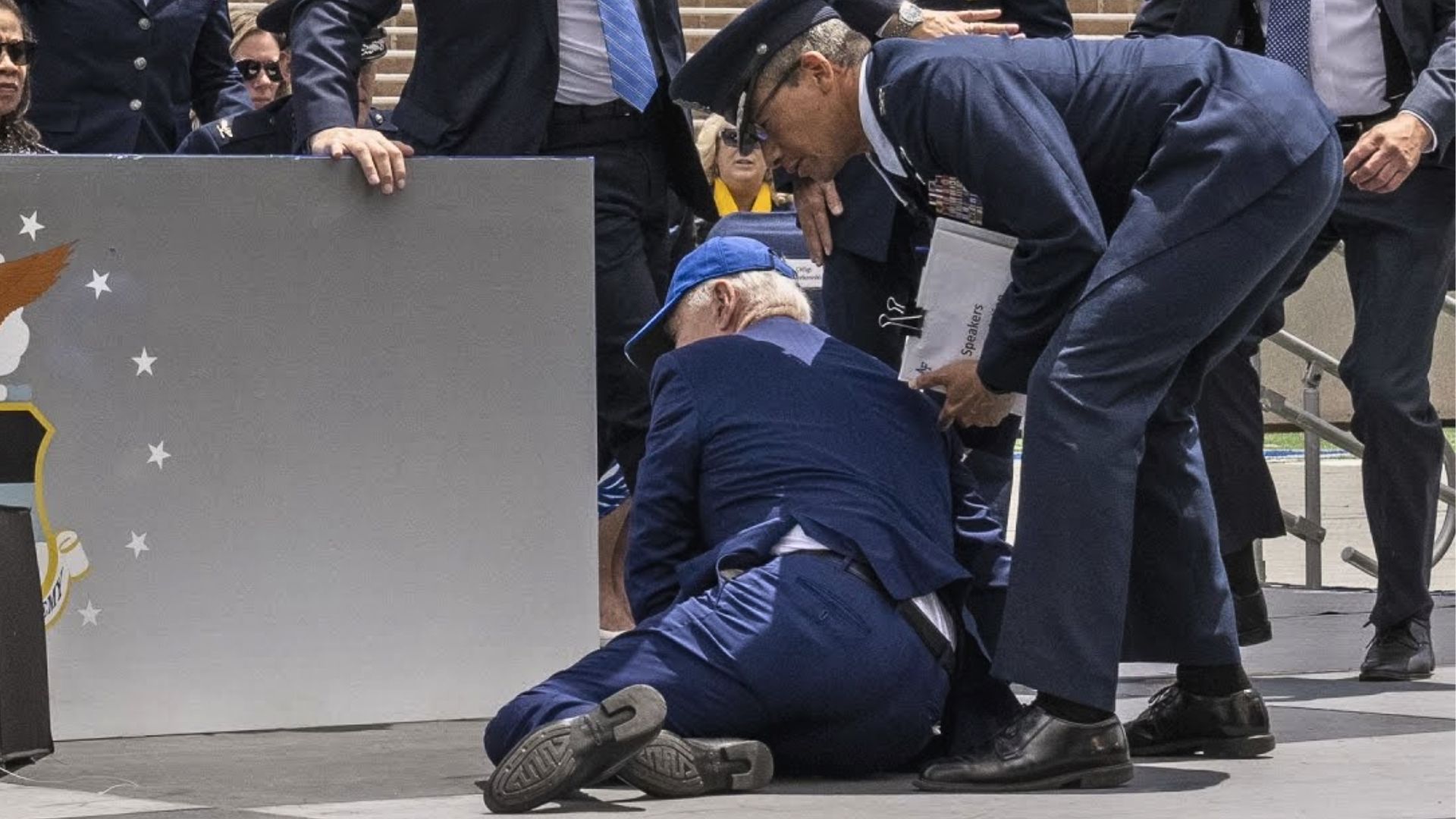 Texas Representative Ronny Jackson expressed concerns about Biden’s mental capabilities describing them as having “significant issues.”