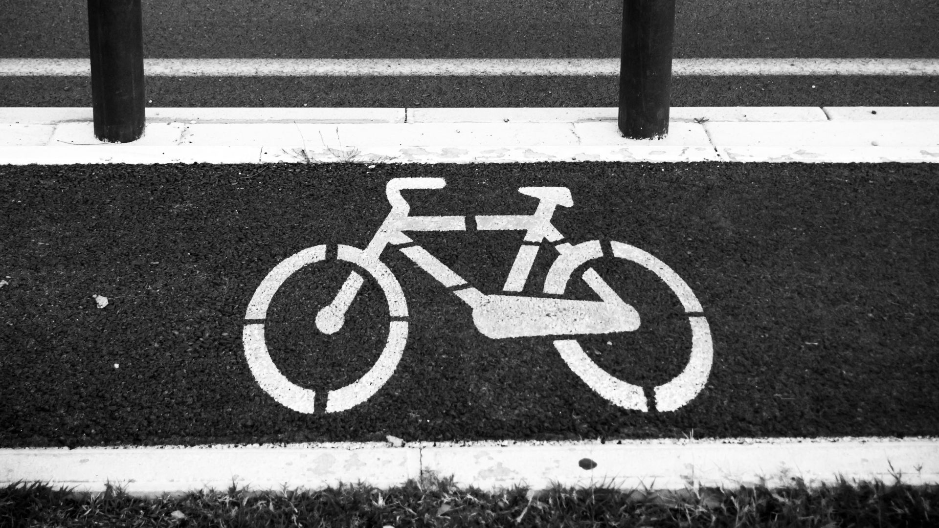 SCDOT has placed buffered bicycle lanes along River Drive in Columbia in a major step toward encouraging safe and sustainable transportation