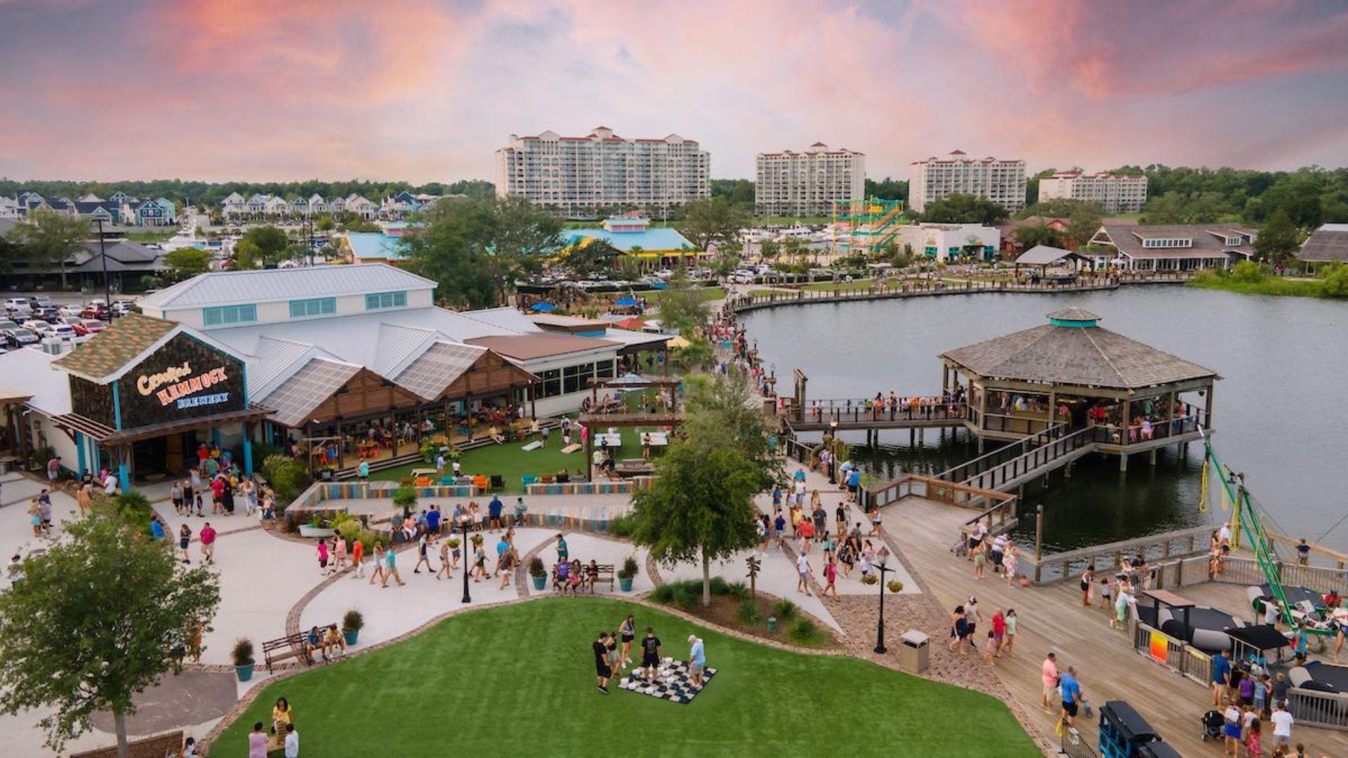 South Carolina is not only a lovely state with mild temperature and beautiful beaches, but also the most sought-after location for Americans