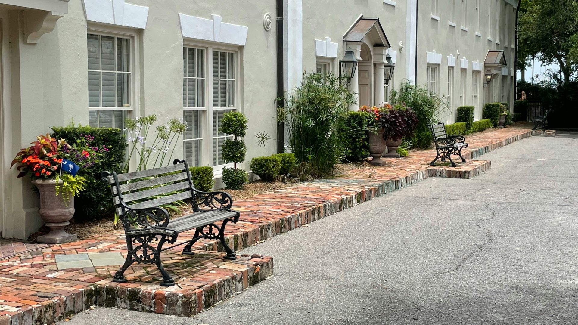 South Carolina is not only a lovely state with mild temperature and beautiful beaches, but also the most sought-after location for Americans