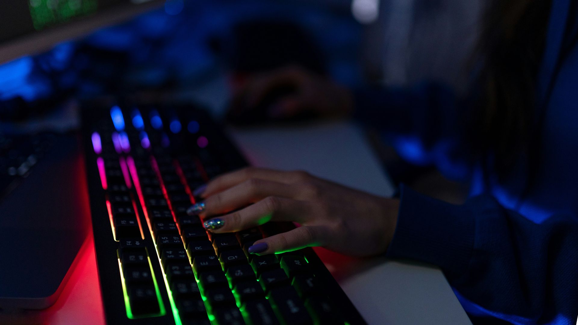 A deceptive text scam claiming they owe money for unpaid tolls is targeting South Carolina drivers and every other citizen