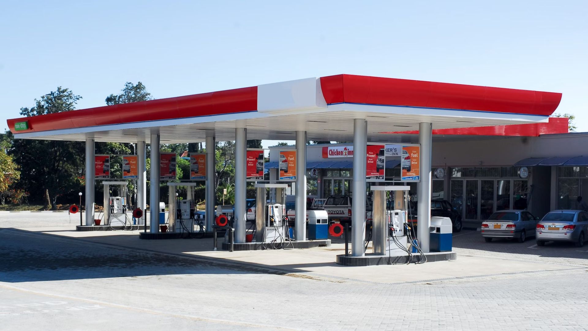 South Carolina drivers are finding some respite at the pump as gas prices have dropped significantly last week, but higher prices expected