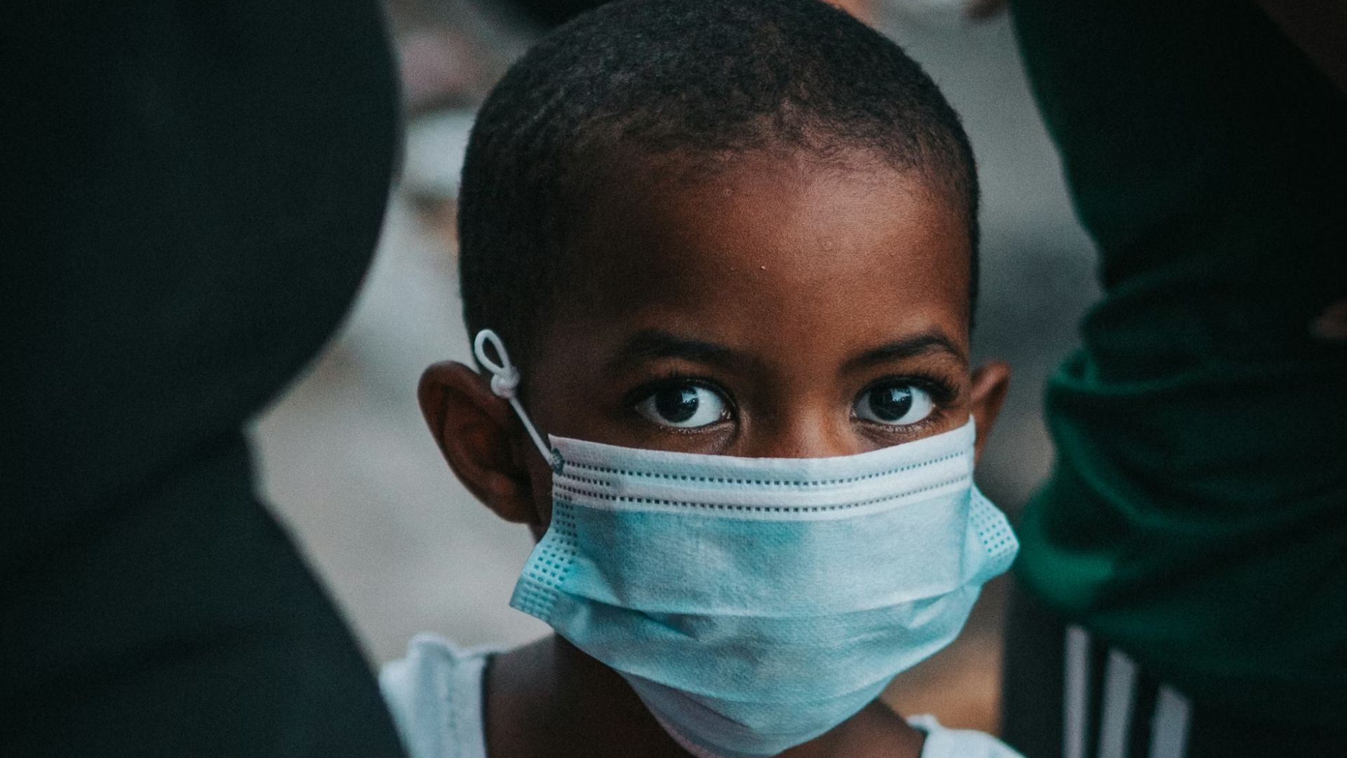 As holiday travel picks up and a fast-spreading flu strain spreads over the area, public health officials in South Carolina and Georgia are becoming increasingly concerned.