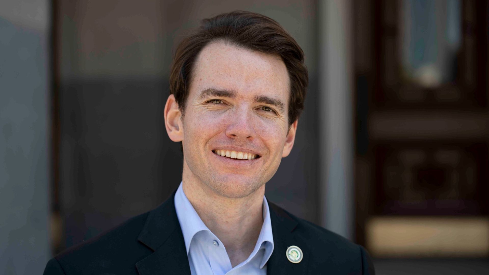 U.S. Rep. Kevin Kiley of California announced that he is leaving the Republican Party and will now serve in Congress as an independent