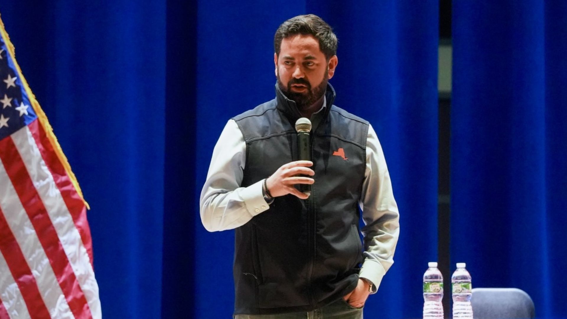 Tensions spilled into open confrontation during Rep. Mike Lawler’s recent town hall in New York, where a wave of boos, jeers, and angry interruptions made clear that many in the room were not there to offer polite disagreement.