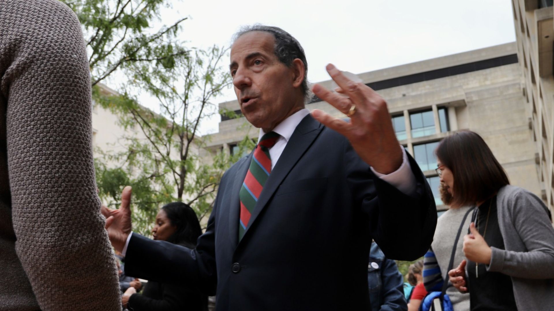 A fresh clash over the Justice Department’s handling of fired FBI personnel is now unfolding on Capitol Hill, where Rep. Jamie Raskin is accusing Trump administration officials of steering taxpayer money toward former agents he described as politically favored but professionally “disgraced.”