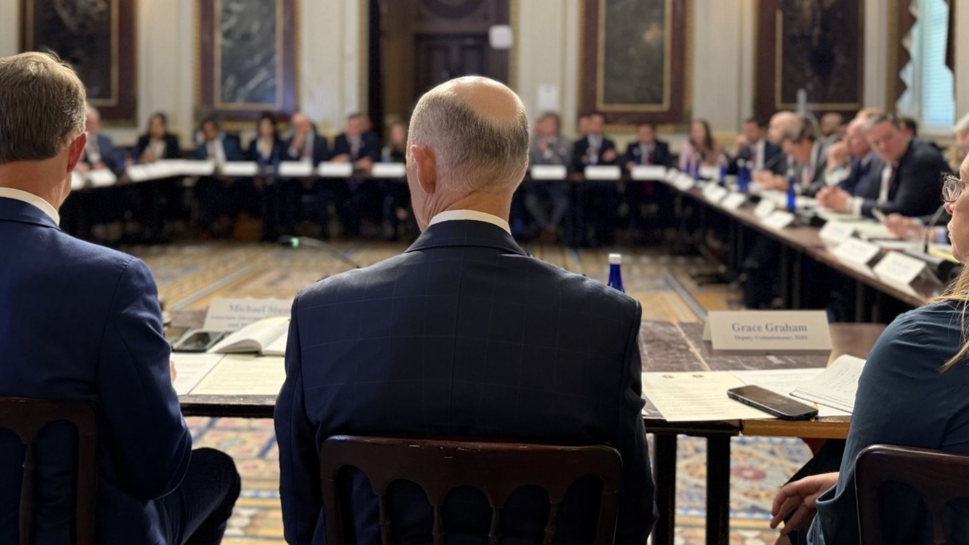 What began as a post on X about Florida’s employment picture became another flashpoint for Republican voters already angry with GOP leadership in Washington.