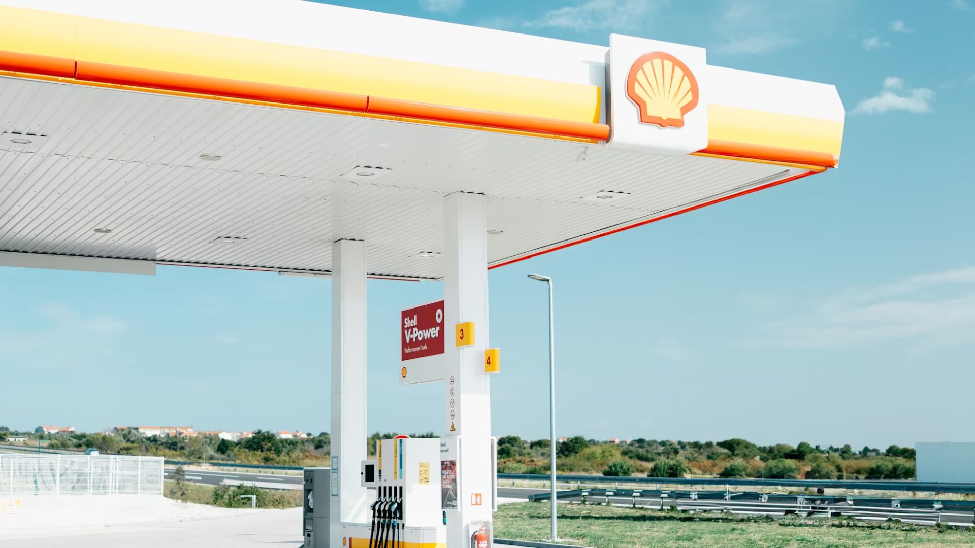 California’s pain at the pump is turning into a fresh political fight, and Sen. Adam Schiff is putting the blame directly on Donald Trump as the war with Iran continues to shake oil markets and squeeze drivers across the country.