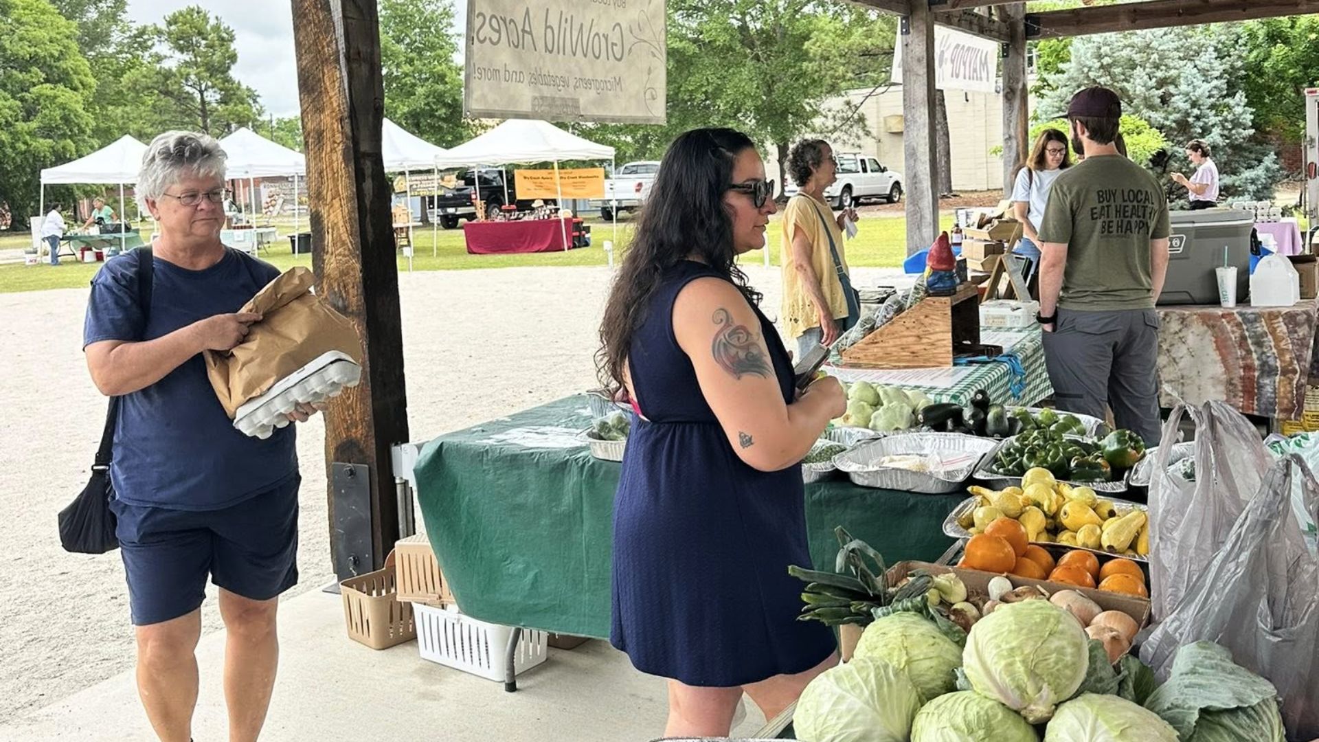 Open every Saturday, rain or shine, the market operates from 9 a.m. to 1 p.m., with summer hours shifting to 8 a.m. to noon from June through August. Now, as part of Florence’s Local Food Initiative, organizers are inviting additional vendors to become part of its next chapter.